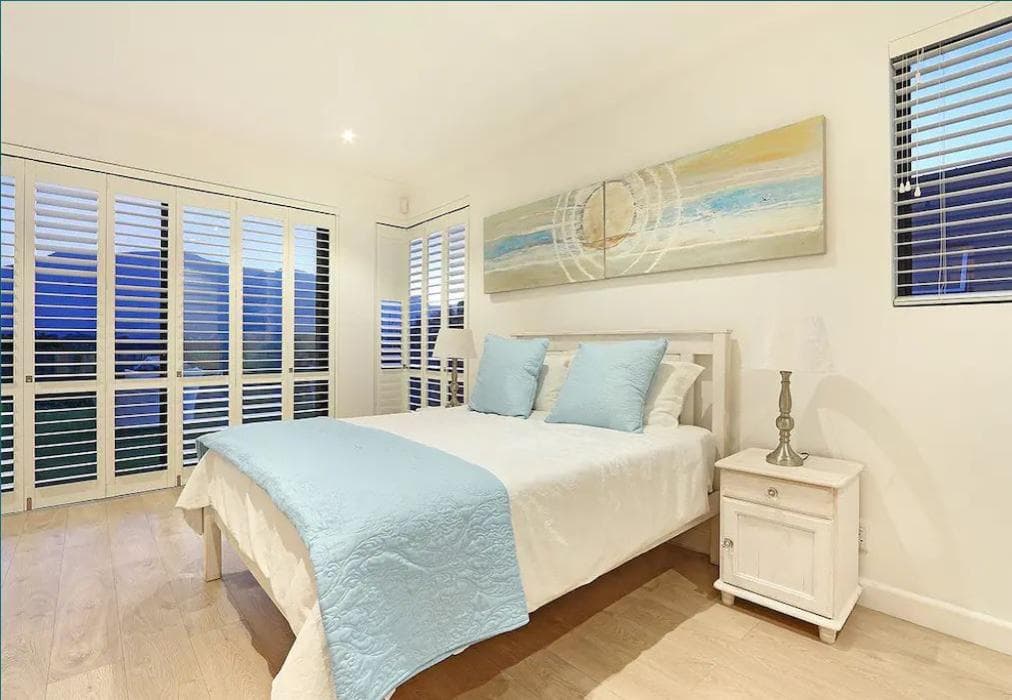 Modern Villa - Mountain views