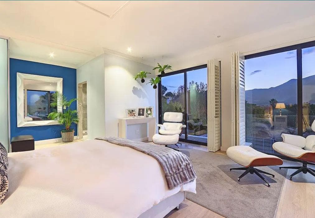 Modern Villa - Mountain views