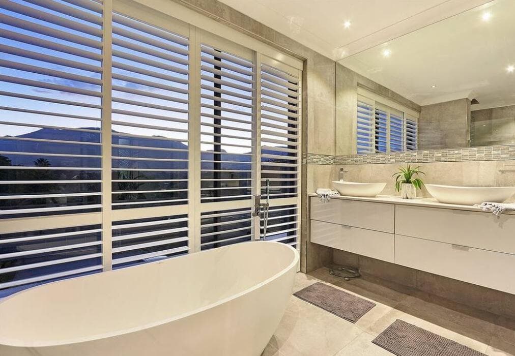 Modern Villa - Mountain views