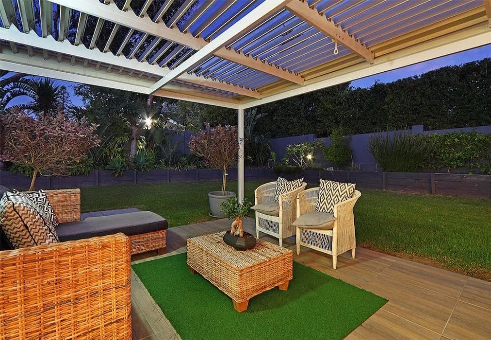 Modern Villa - Mountain views