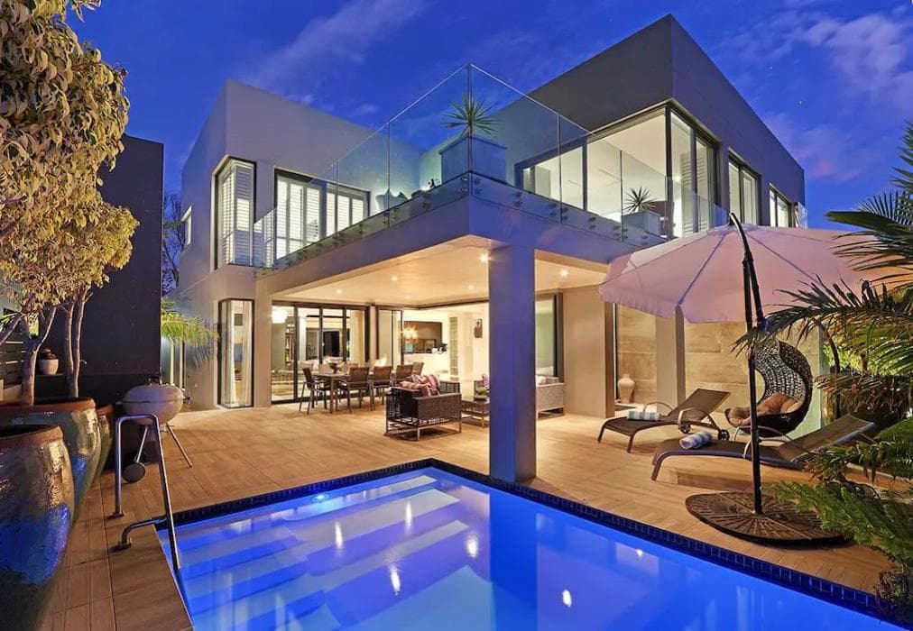 Modern Villa - Mountain views