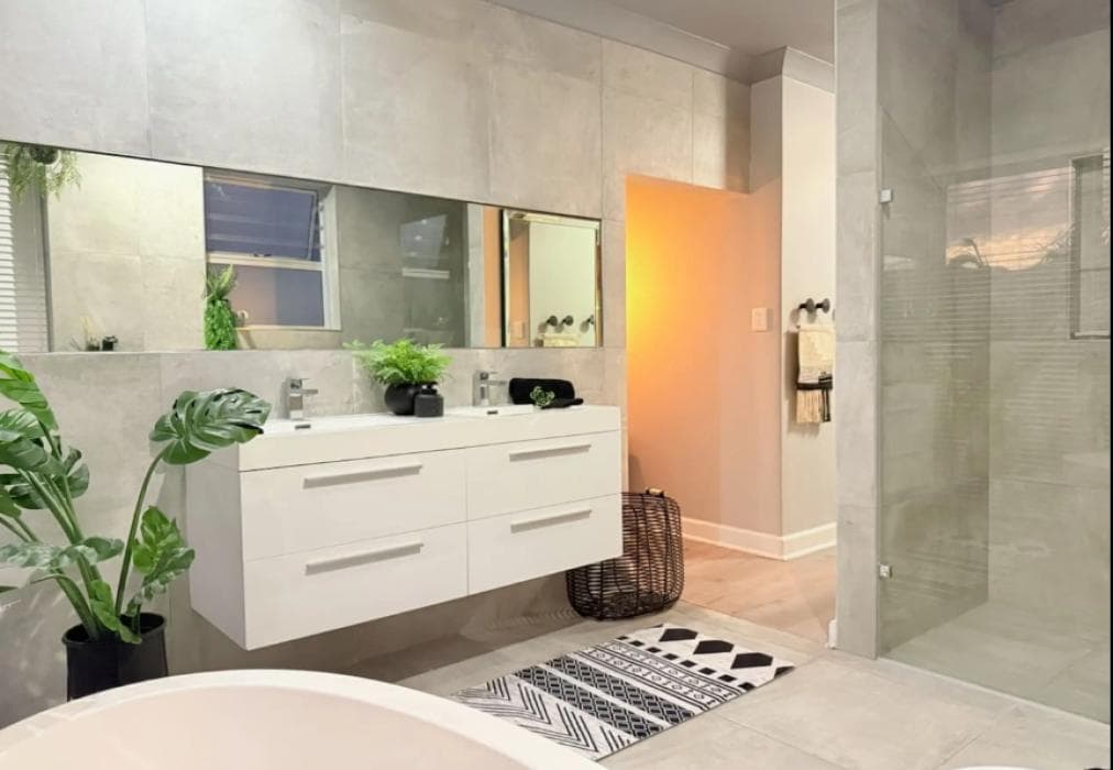 Modern Villa - Mountain views