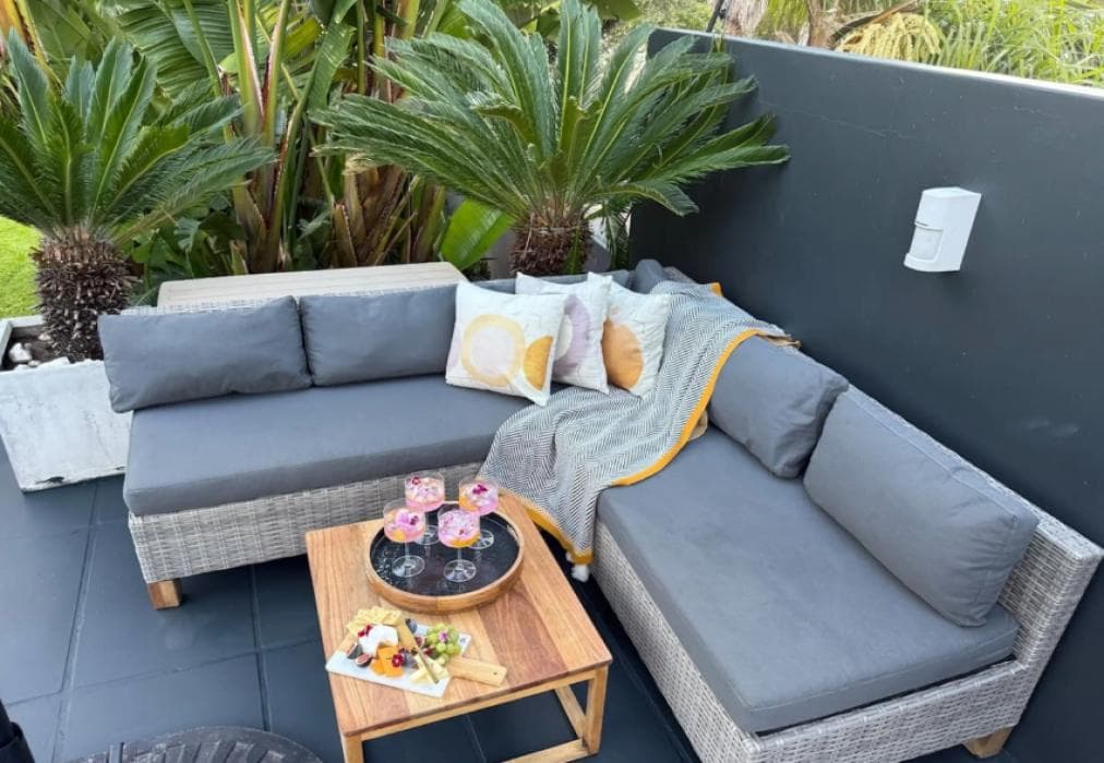 Modern Villa - Mountain views