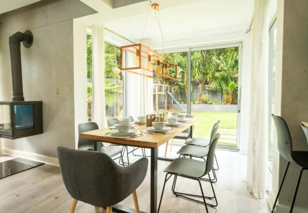 Modern Villa - Mountain views