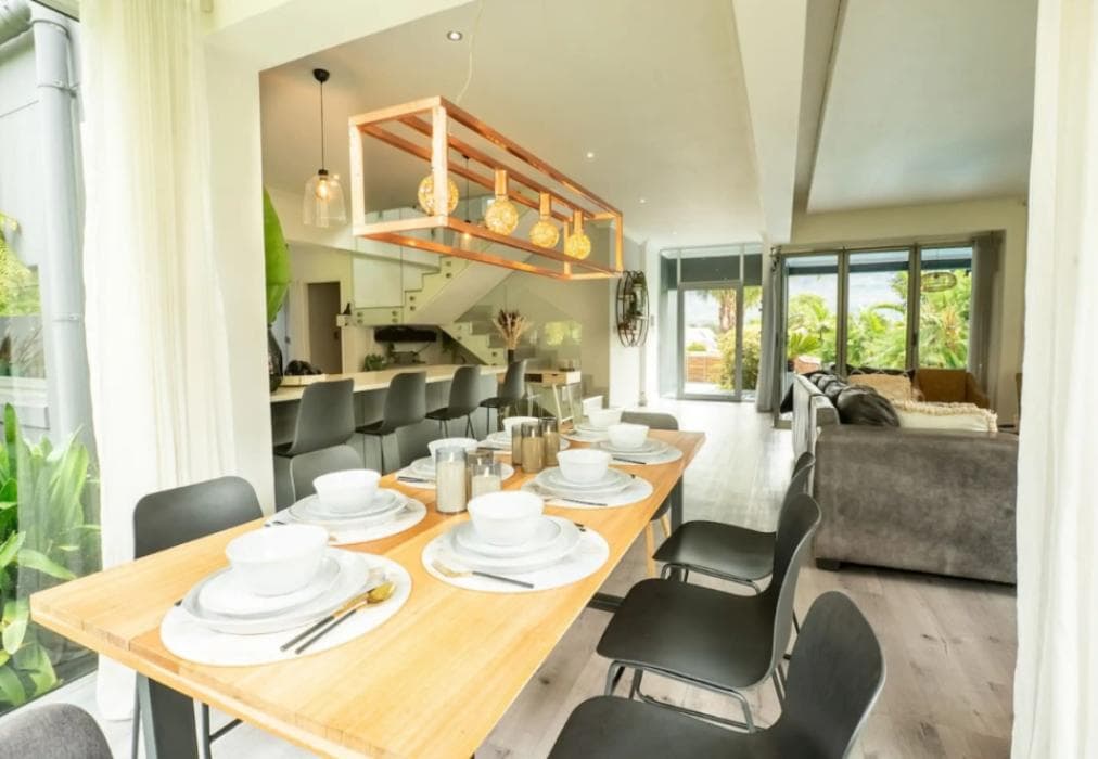 Modern Villa - Mountain views