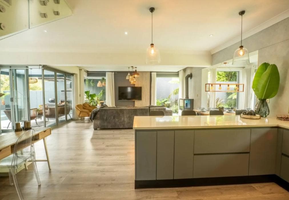 Modern Villa - Mountain views