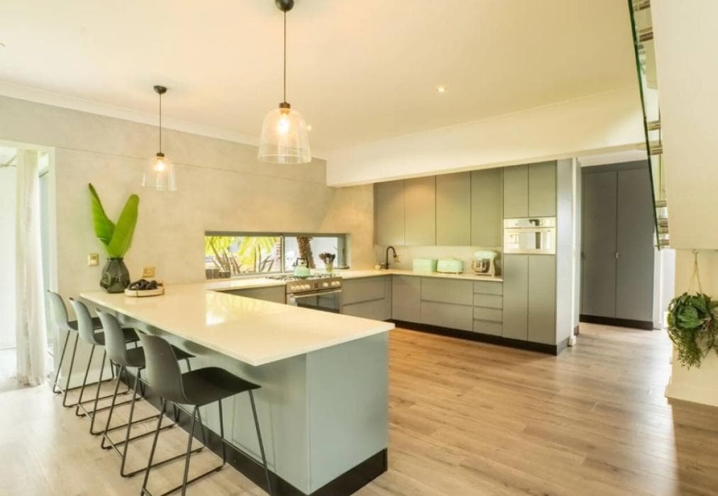 Modern Villa - Mountain views