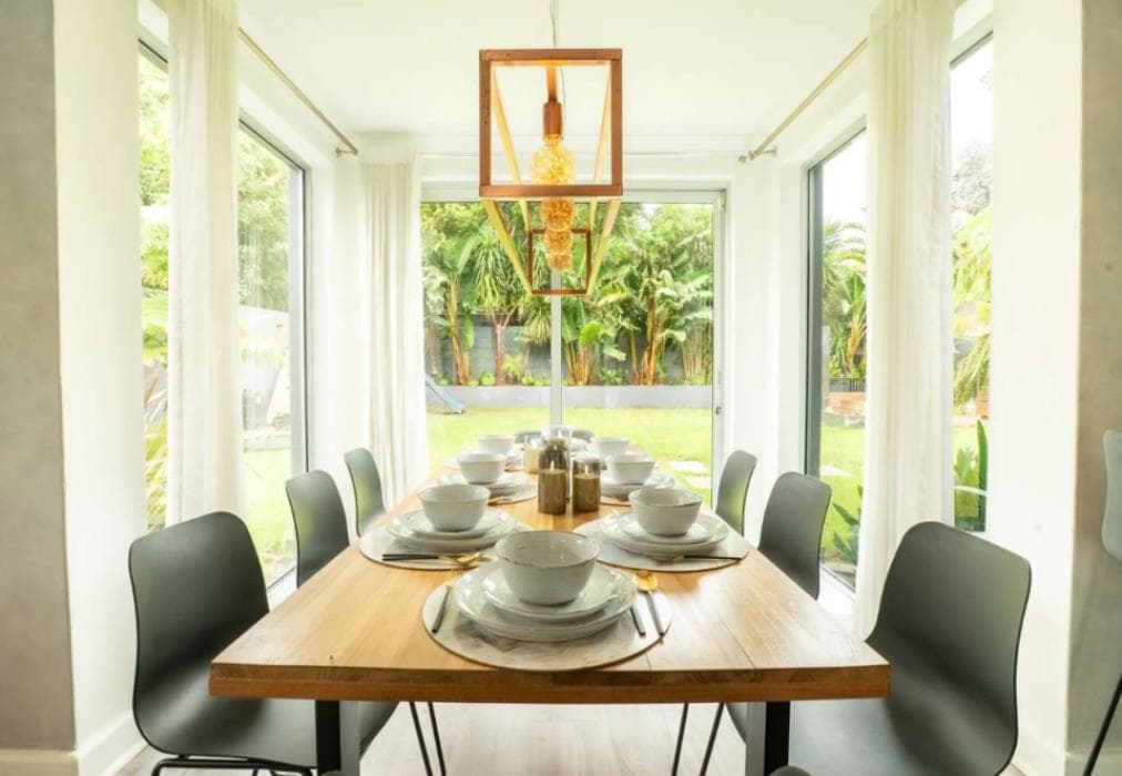 Modern Villa - Mountain views