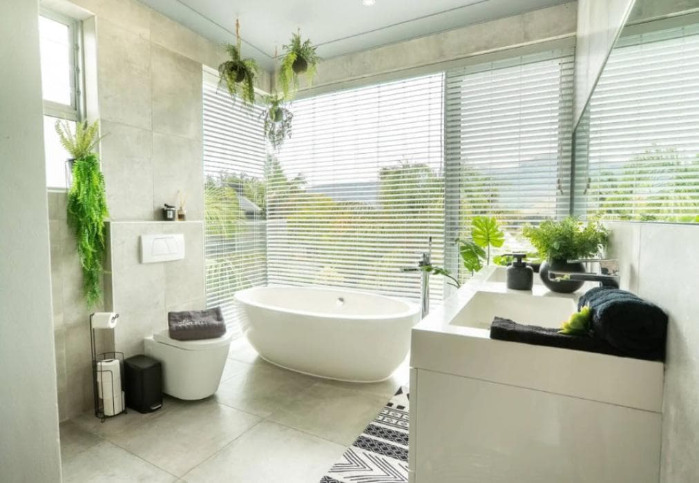 Modern Villa - Mountain views