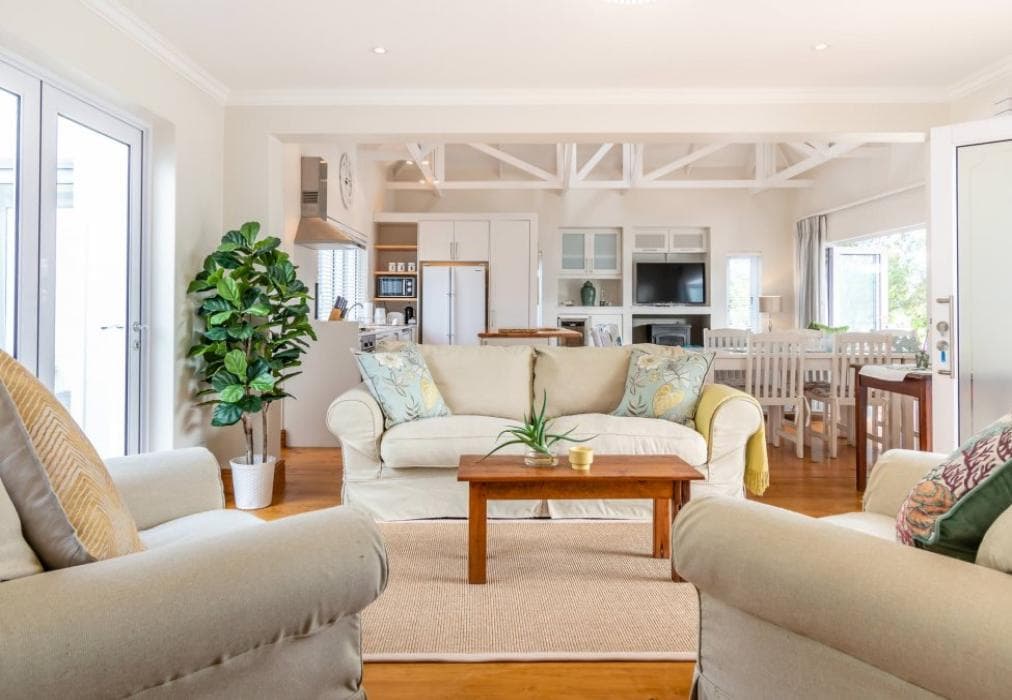 Peaceful Private Parkland Home