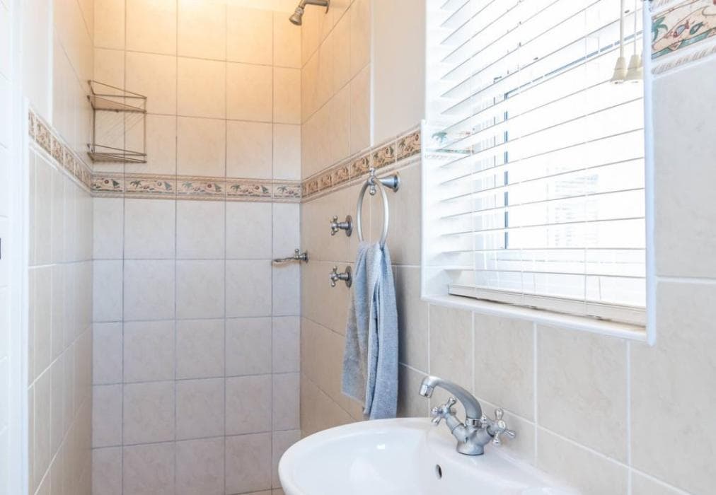 Peaceful Private Parkland Home