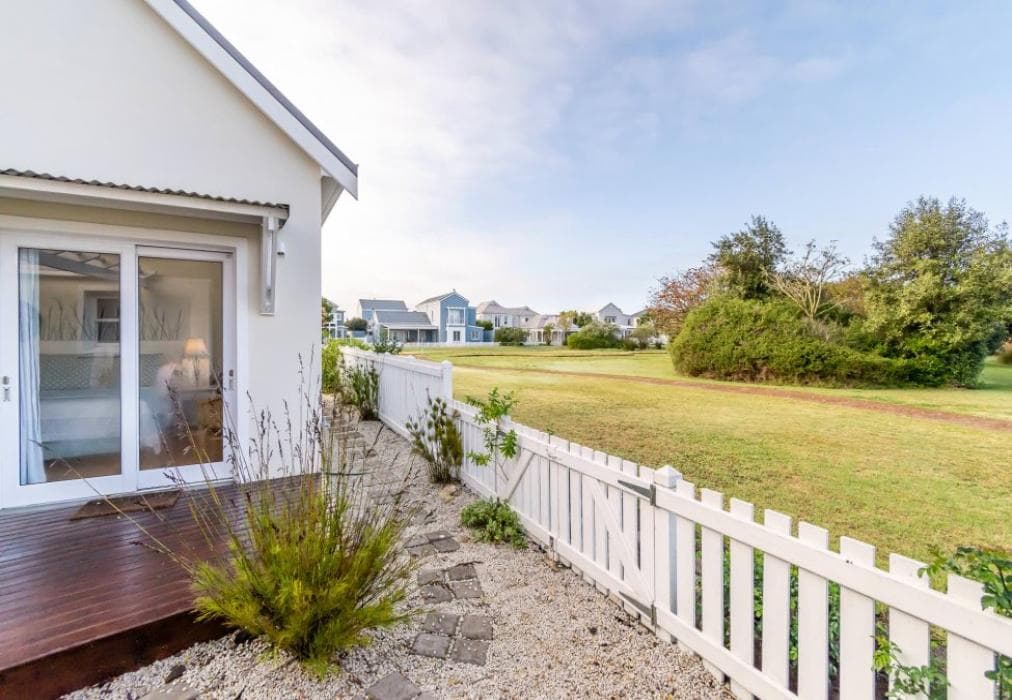 Peaceful Private Parkland Home