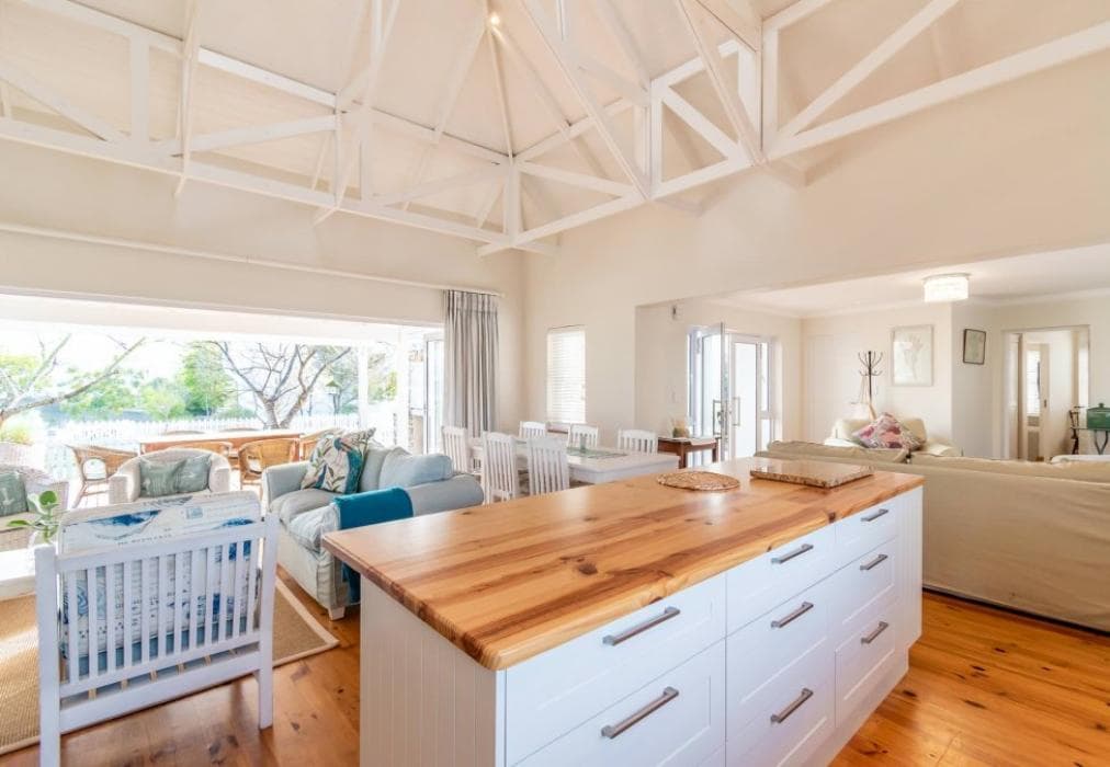 Peaceful Private Parkland Home