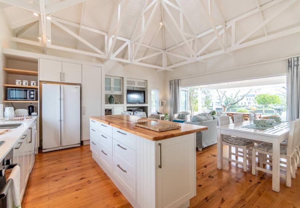 Peaceful Private Parkland Home