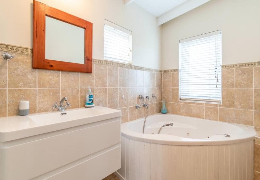 Peaceful Private Parkland Home