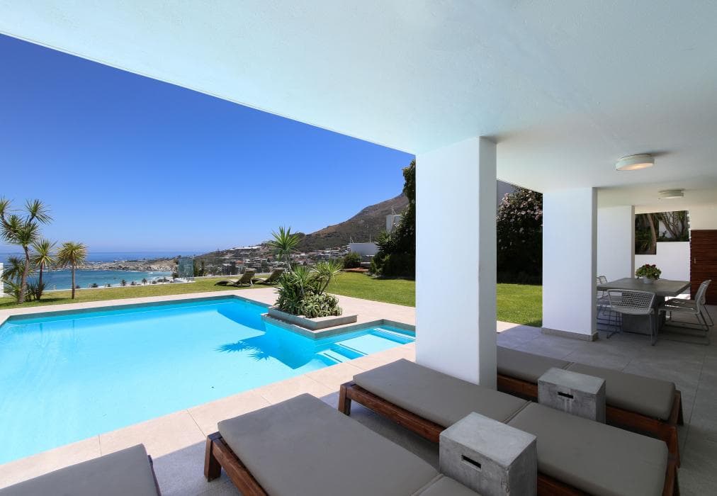 26 Geneva Sandpiper House