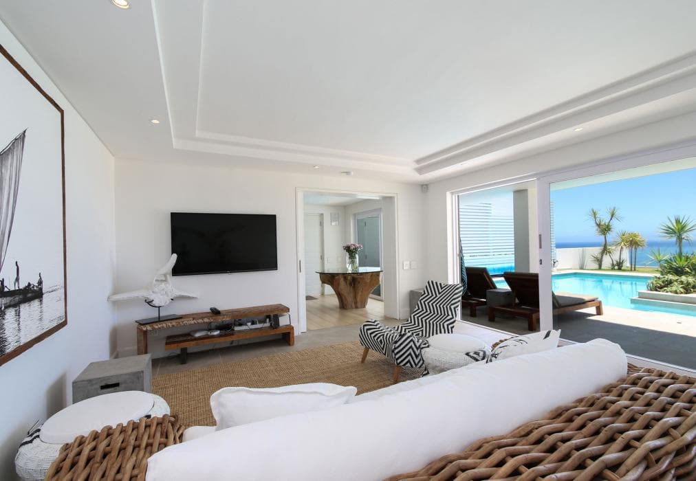 26 Geneva Sandpiper House