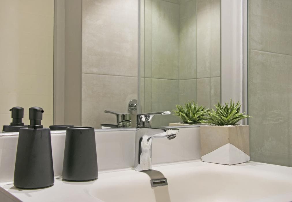 16 On Bree Unit 2810