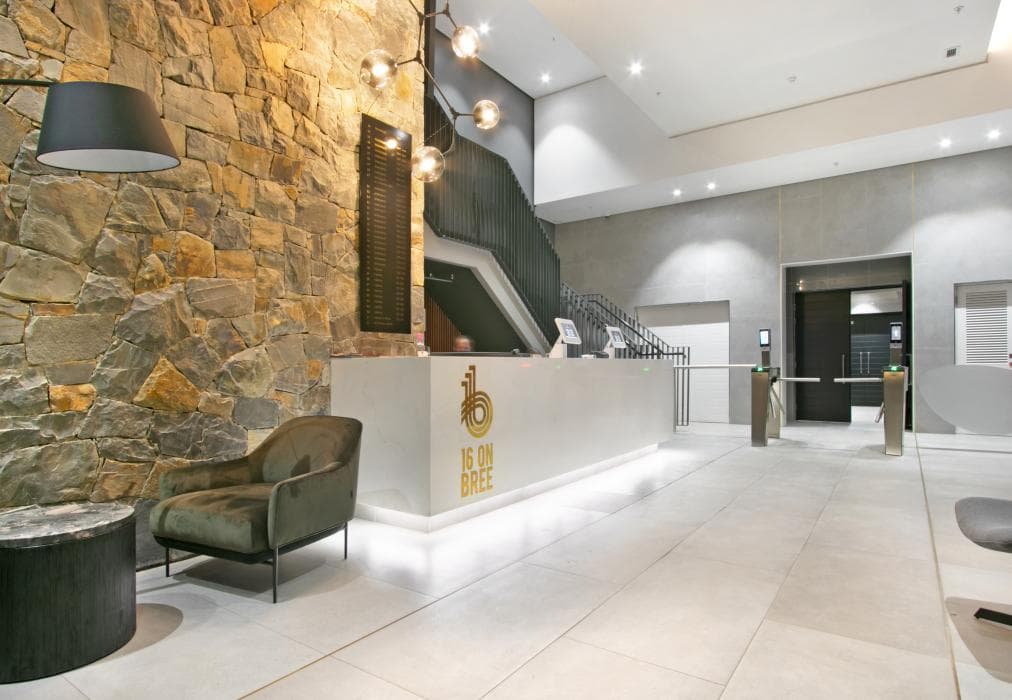 16 On Bree Unit 2810