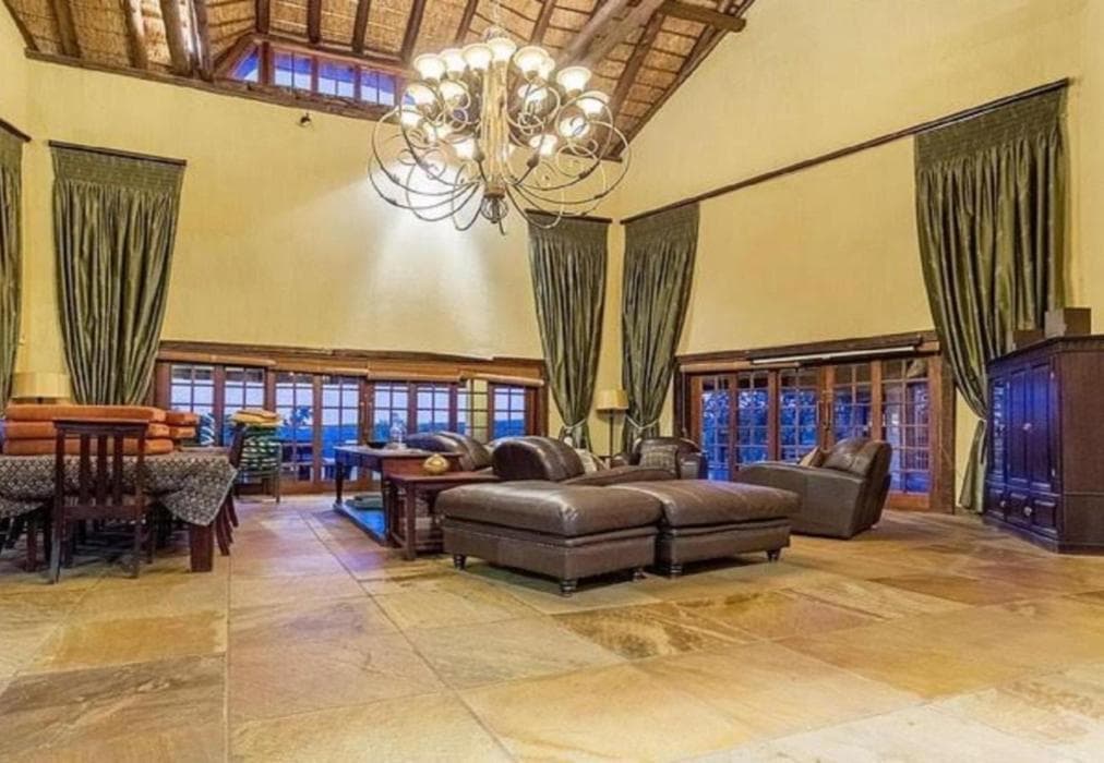 Tholo Private Game Lodge