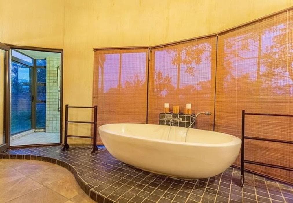 Tholo Private Game Lodge