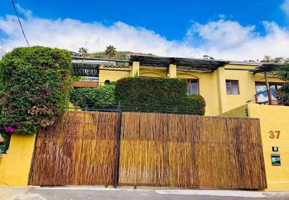 Sun & Sea Downtown Mediterranean Villa