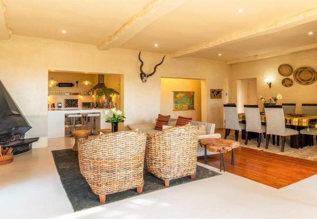 Sun & Sea Downtown Mediterranean Villa