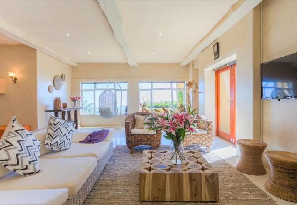 Sun & Sea Downtown Mediterranean Villa