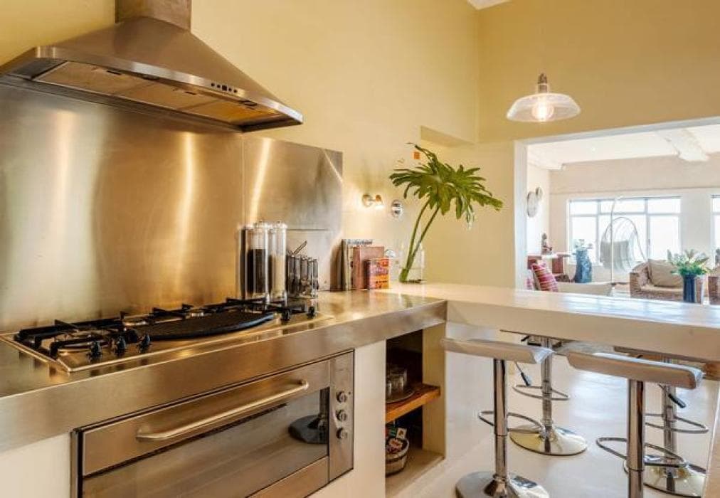 Sun & Sea Downtown Mediterranean Villa