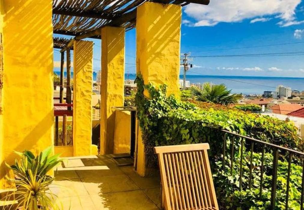 Sun & Sea Downtown Mediterranean Villa