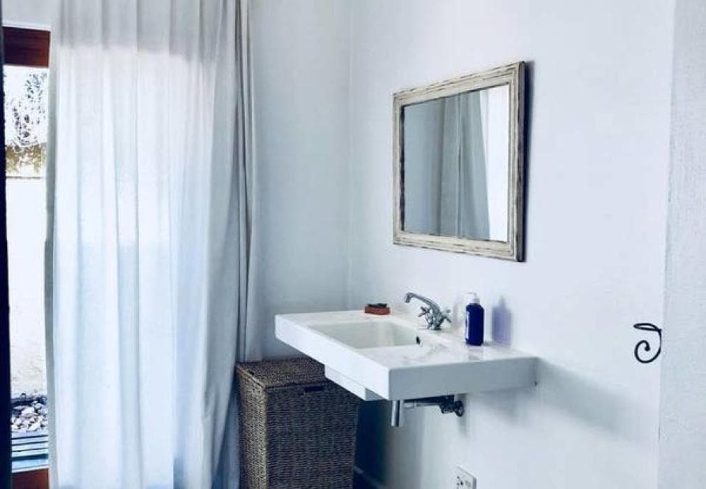 Sun & Sea Downtown Mediterranean Villa