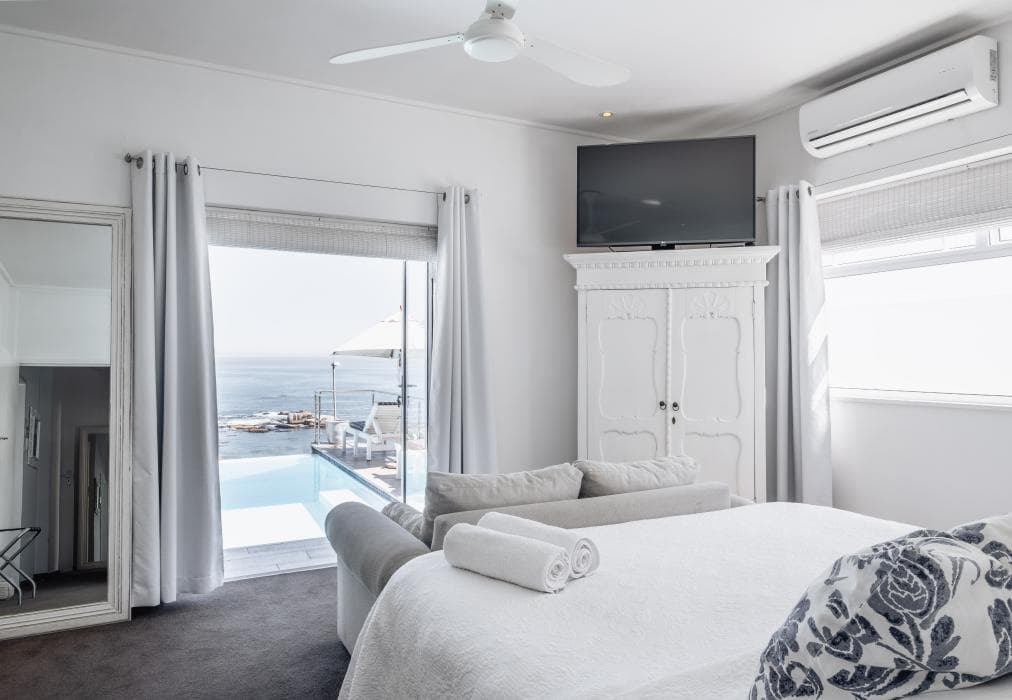 Clifton Sunset: 24/7 Power and Warm Infinity Pool