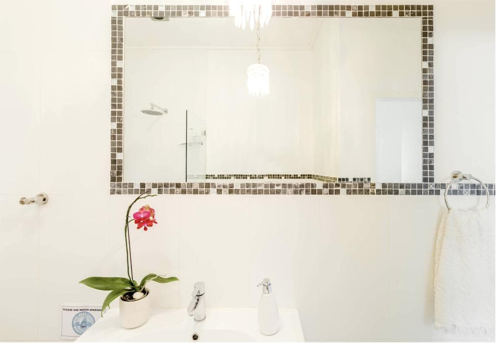 Clifton Sunset: 24/7 Power and Warm Infinity Pool