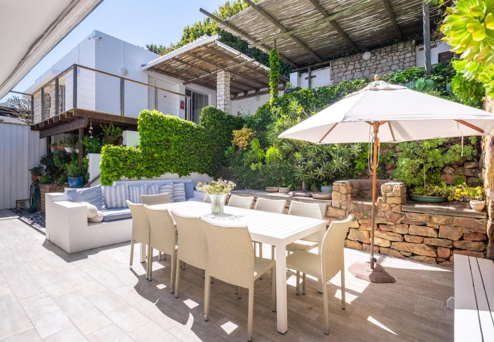 Clifton Sunset: 24/7 Power and Warm Infinity Pool