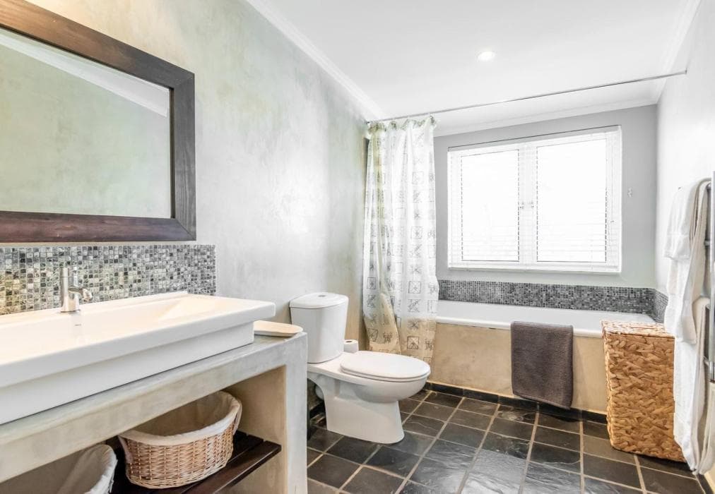 Trendy Lux Loft Apartment