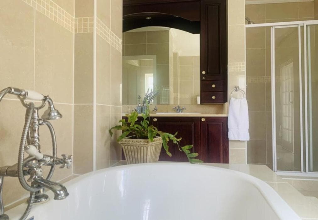 L'Bloom Country House