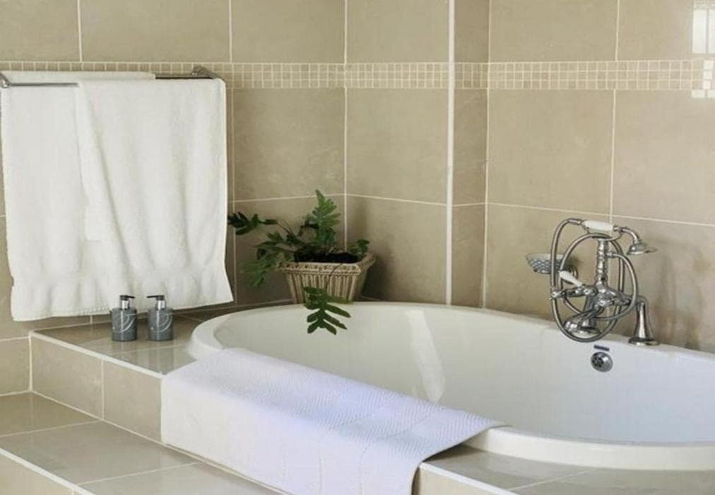 L'Bloom Country House