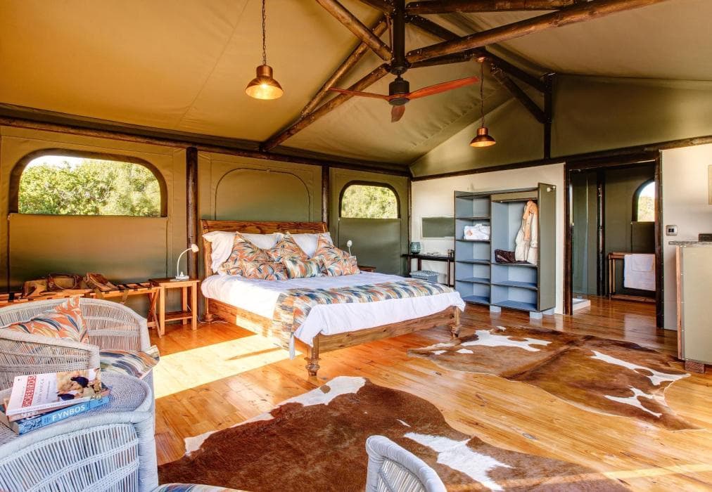 Khoenhoen Beach Lodge