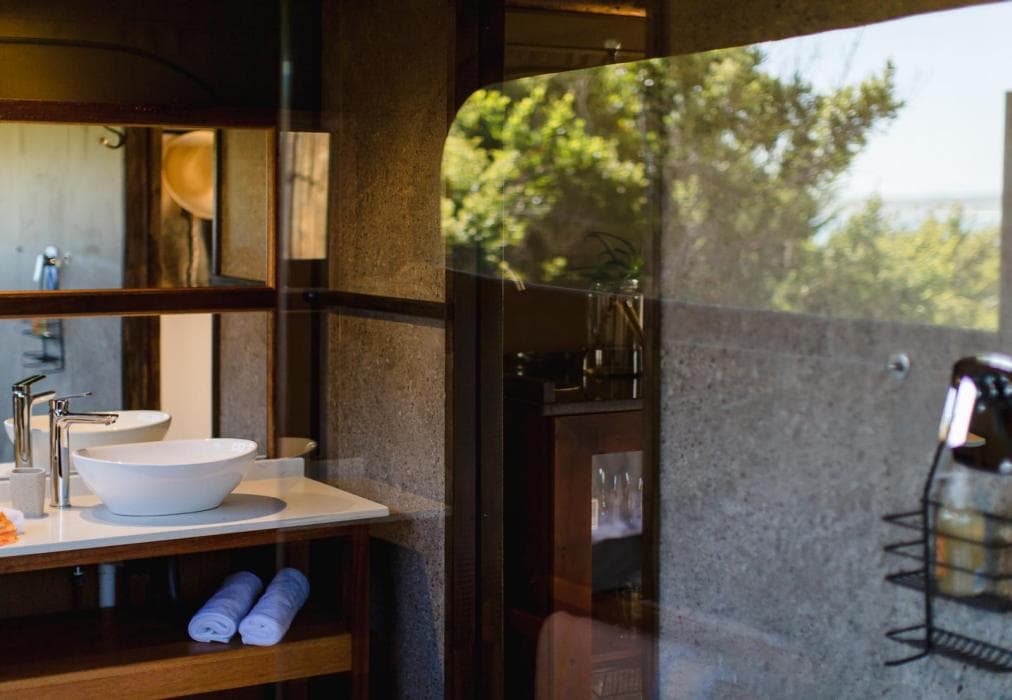 Khoenhoen Beach Lodge