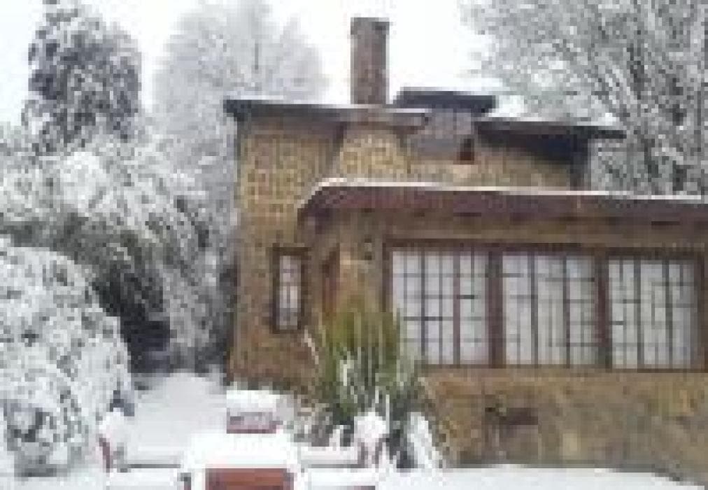 Over The Edge Cottage 1