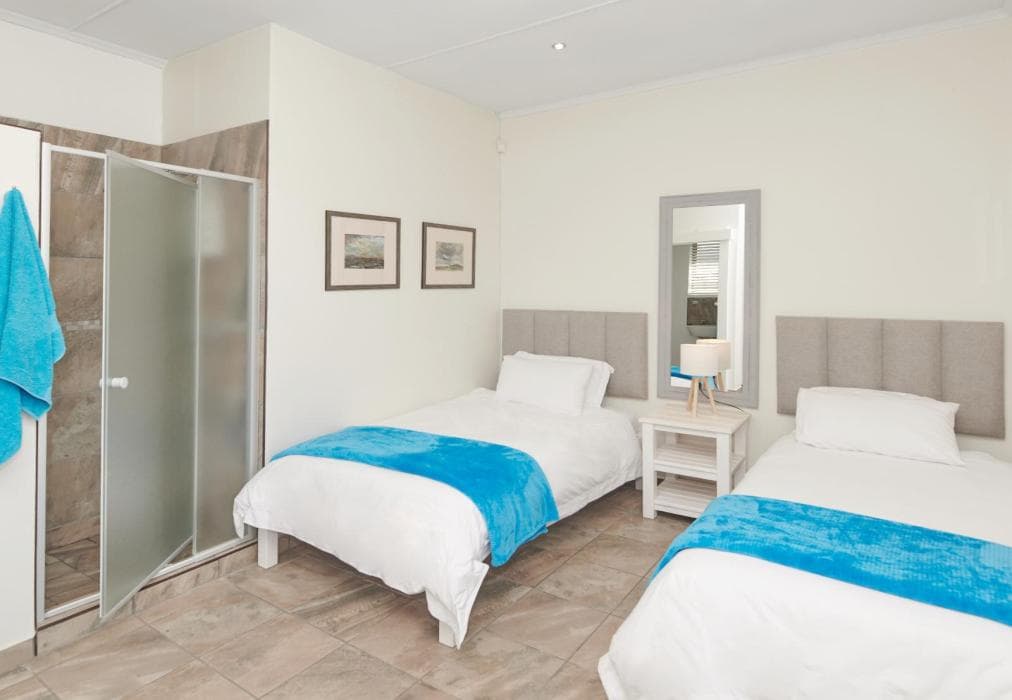 Land's Edge Struisbaai