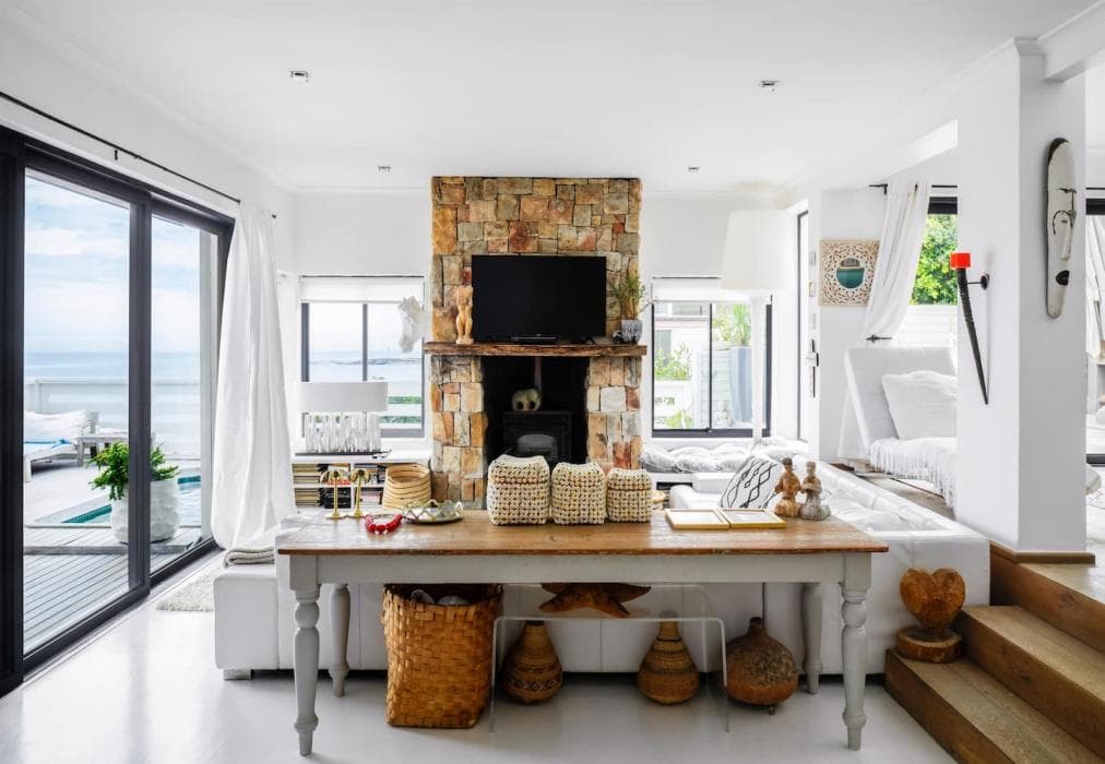 Shangri La in Misty Cliffs