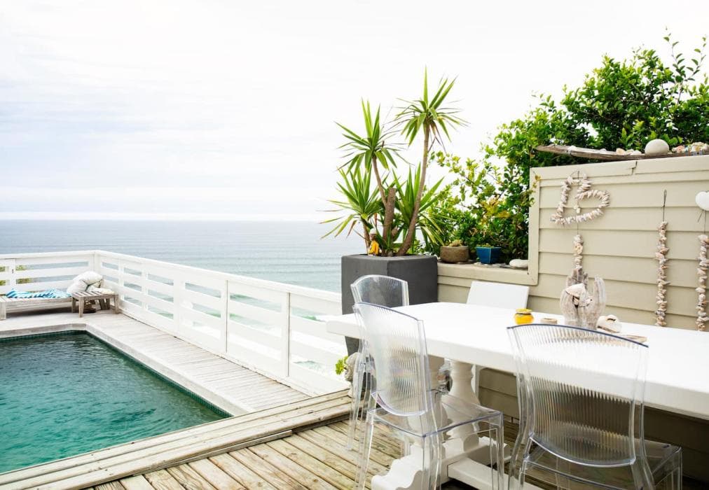 Shangri La in Misty Cliffs