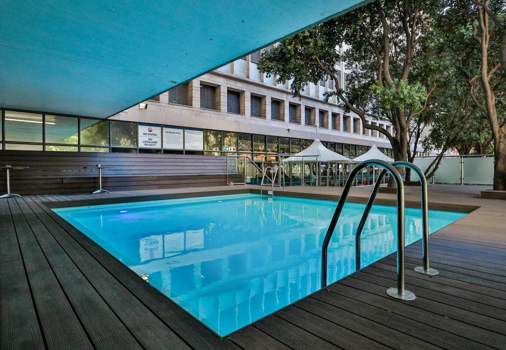 901 Fountain Suites Hotel