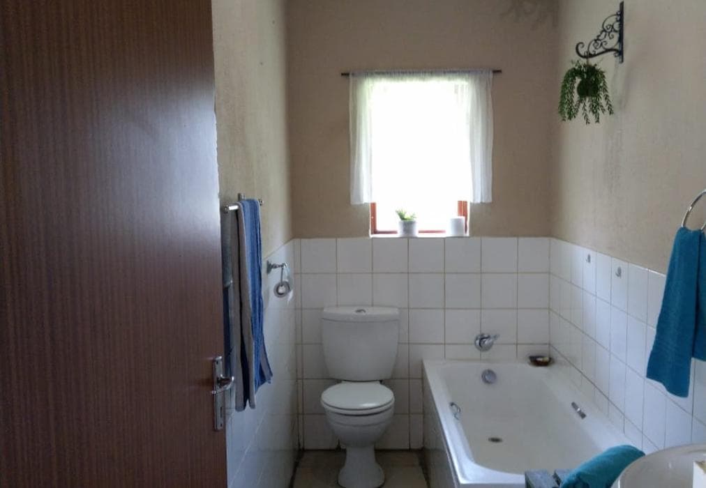 Die Opstal Thatched Roof