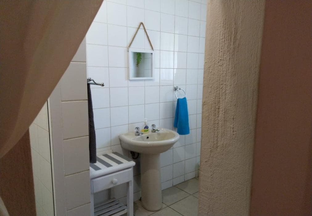 Die Opstal Thatched Roof