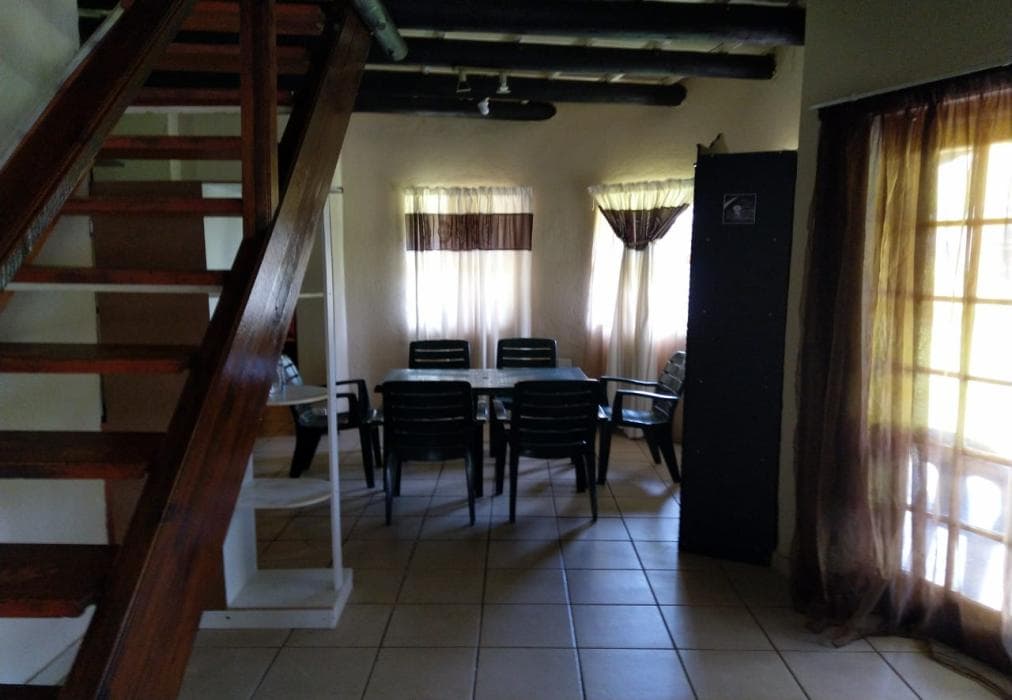 Die Opstal Thatched Roof