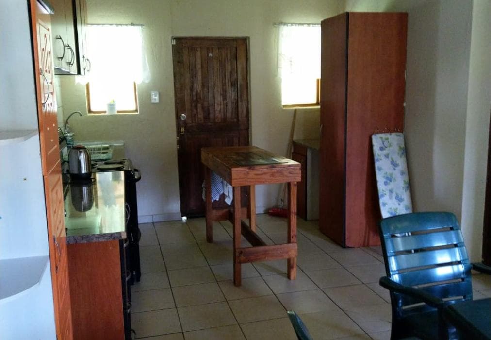 Die Opstal Thatched Roof