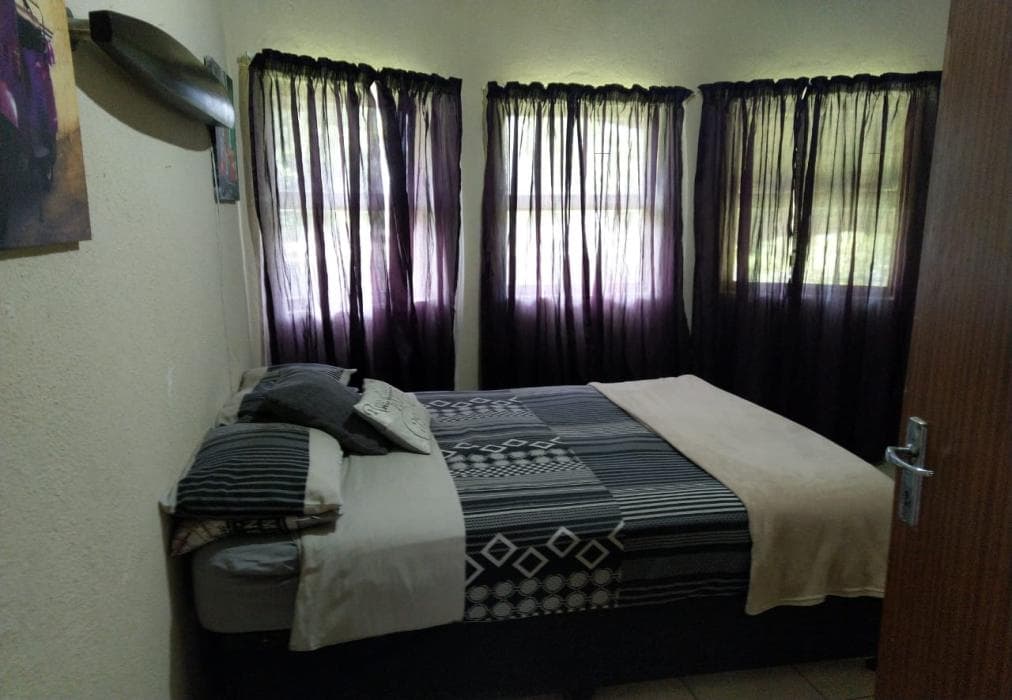 Die Opstal Thatched Roof