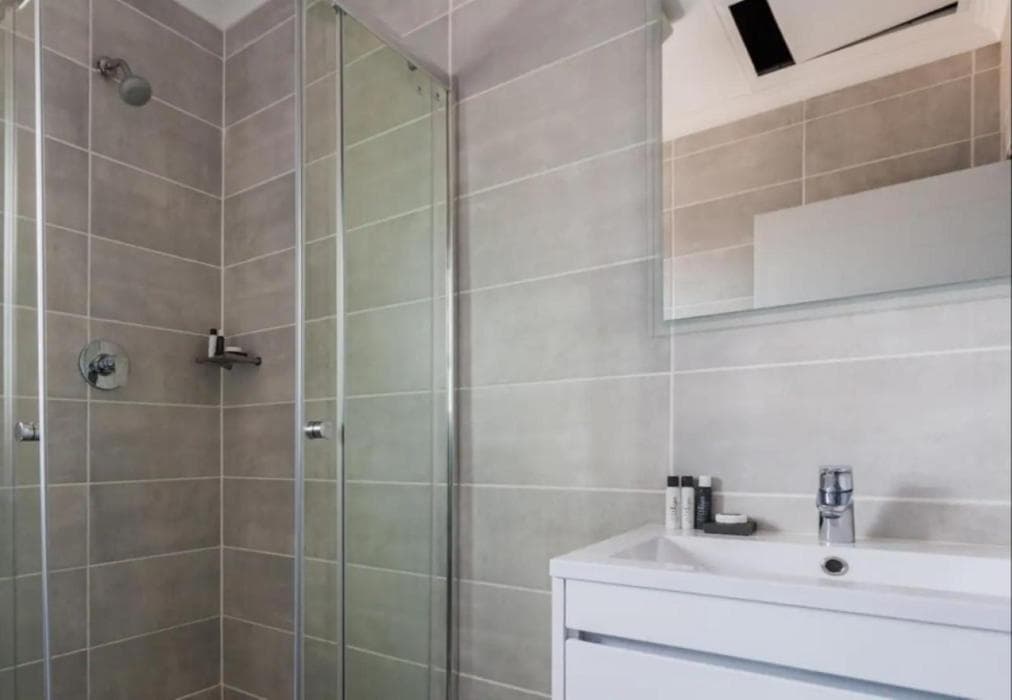 Pax's Paradise Island 1